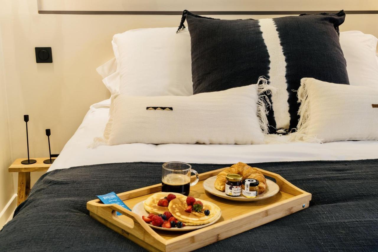 Host Inn Le Lumiere Spa & Cinema Lyon Bagian luar foto