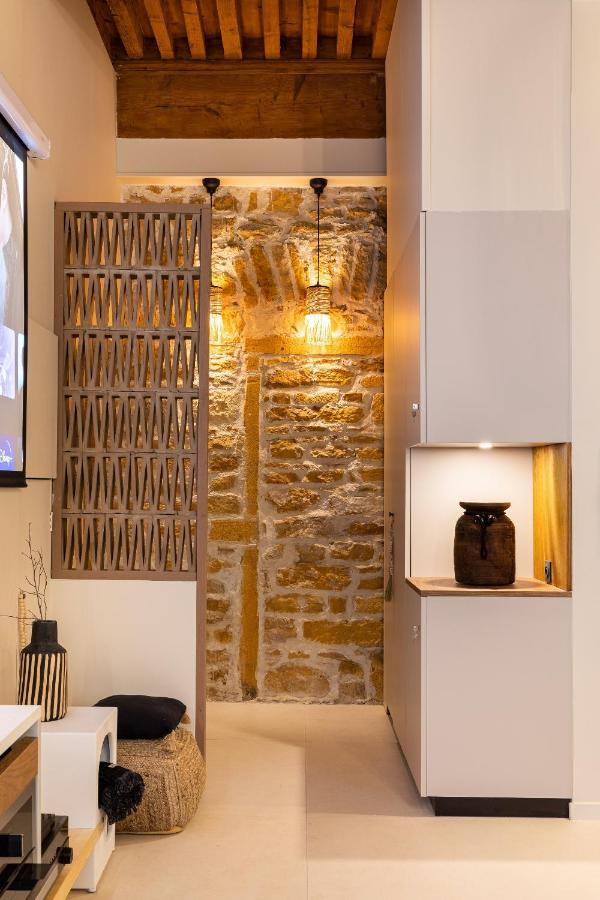 Host Inn Le Lumiere Spa & Cinema Lyon Bagian luar foto